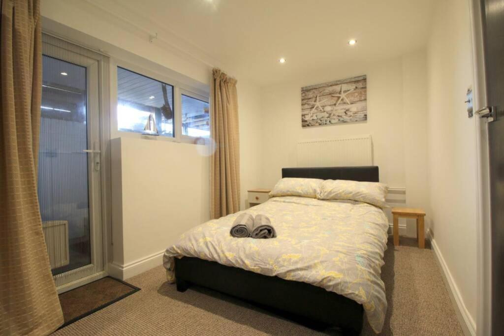 Pebbles Apartment By Air Premier Seaford Exterior foto